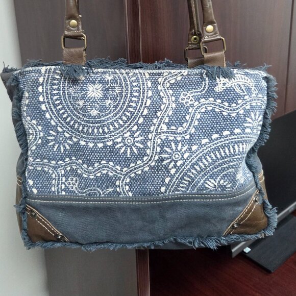 Myra Bag - Picture 10 of 10